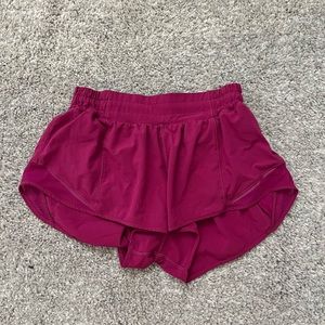 Lululemon Women’s Hotty Hot Short Ripened Rasberry Size 6 2.5 Inch